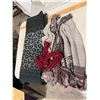 Image 1 : Sweater and scarf