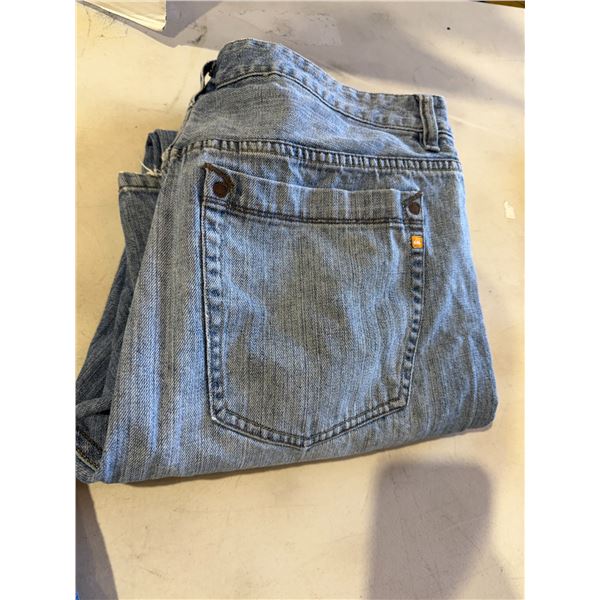 Quicksilver size 38 jeans