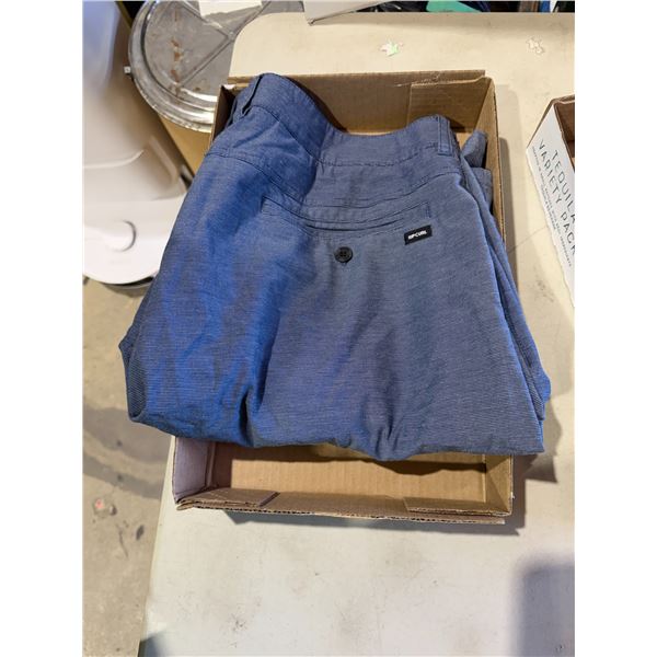 Rip curl  size 38 shorts