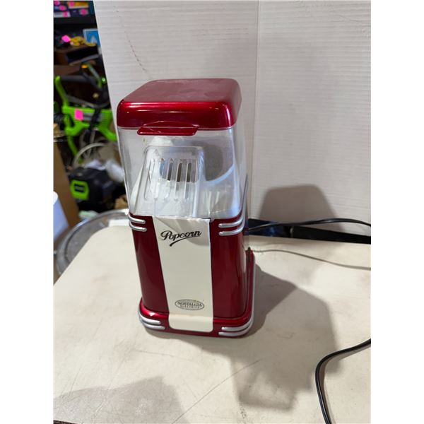 Popcorn maker
