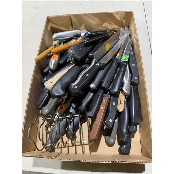 Assorted kitchen items