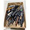 Image 1 : Assorted kitchen items