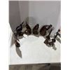 Image 2 : Carved wood decor