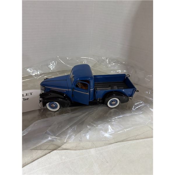 1/24 scale 1941 Chevrolet pick up truck made by the Danbury mint