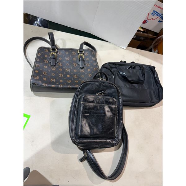 CARRYLAND and other purses