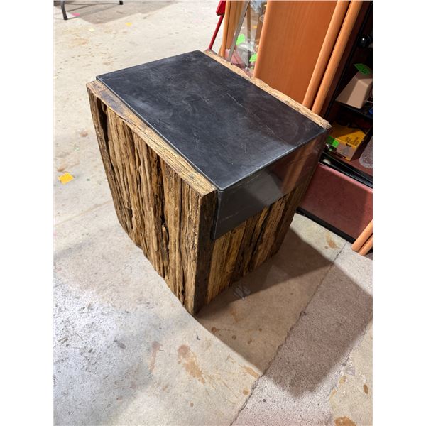 rustic stand 17x21x24