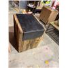 Image 4 : rustic stand 17x21x24