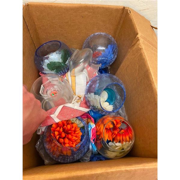 BOX LOT OF FLOWER VASE DECORATIONS