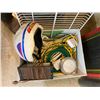 Image 1 : BOX LOT