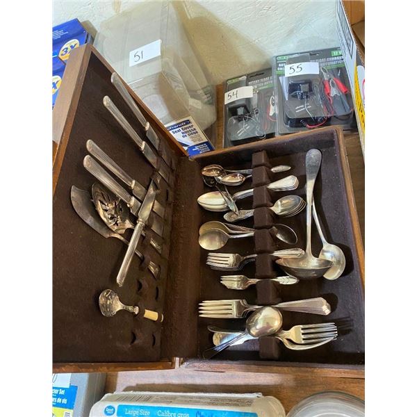 SILVERWARE SET IN BOX
