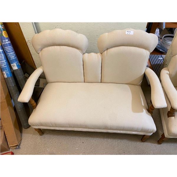 WOODEN LOVE SEAT