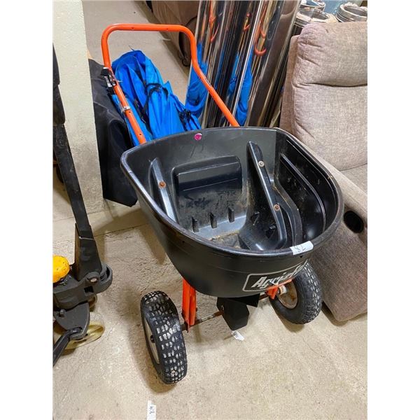 LAWN SPREADER