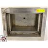 Image 1 : INSULATED WELL / ICE SINK W/ DRAIN 10" X 14"