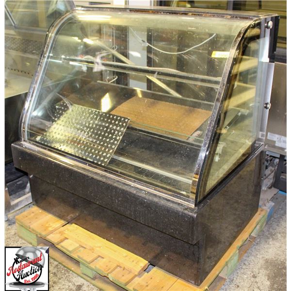MARBLE CAKE SHOWCASE 47.5" X 33.5" X 47"