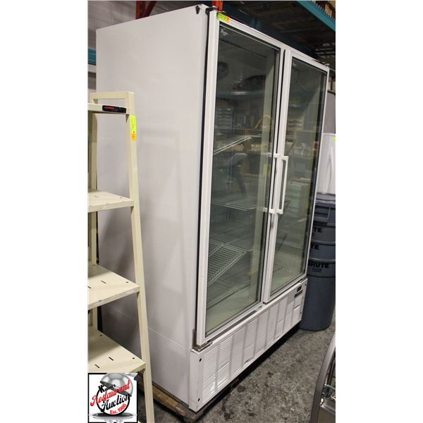 MASTER-BILT DOUBLE GLASS DOOR FREEZER