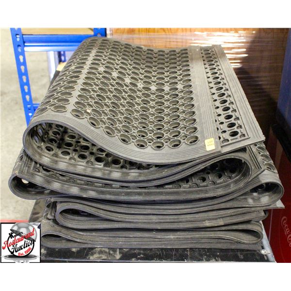 8 USED ANTI-SLIP RUBBER MATS