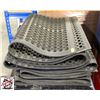 Image 1 : 8 USED ANTI-SLIP RUBBER MATS
