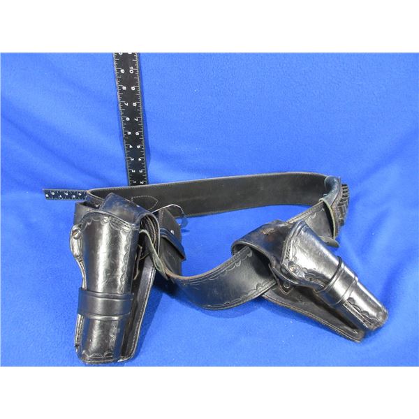 Kirkpatrick Laredo Texas 42C Leather Belt with 2 Holsters & Cartridge Carrier