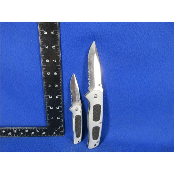 2 Smith & Wesson S.W.A.T. Folding Lock Blade Clip Knives