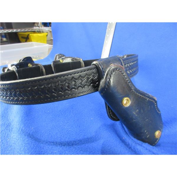 Ernie Hill Belt Mod 112 VB Size 42, Holster B92& 2 Mag Pouches Mod 2FDM