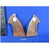 Image 2 : Smith & Wesson "K/L" Frame Square Butt Wood Grips