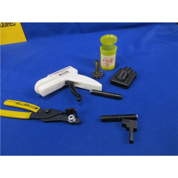 Lot of Misc. - 38 Spl 6 Round Moon Clips x 21, Moon Clip Tool, Moonsetter, Pouch, Etc.