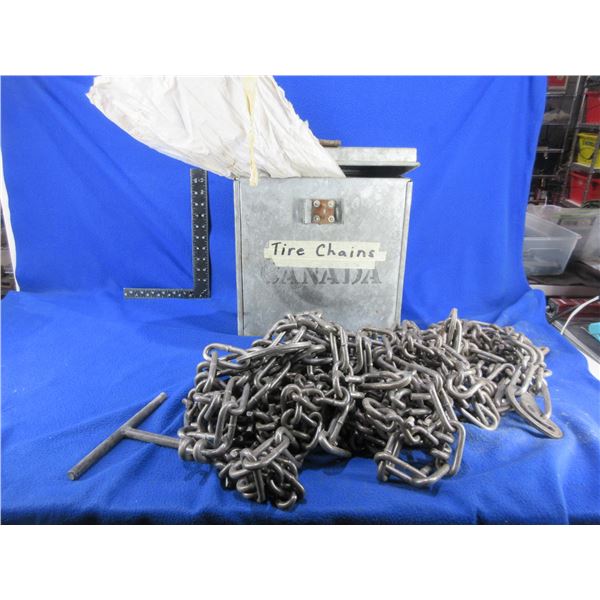 Set of 2 Tire Chains in Metal Box for 2003 Ford 350