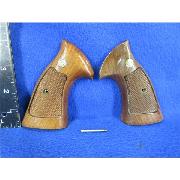 Smith & Wesson "K" Frame Square Butt Wood Grips with Screw