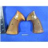 Image 1 : Smith & Wesson "K" Frame Square Butt Wood Grips with Screw