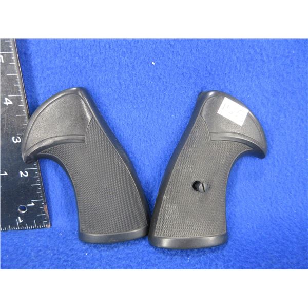 Pachmayr Presentation Rubber Grips with Screw - S&W "N" Frame Large Grip
