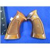Image 1 : Smith & Wesson "K" Frame Square Butt Wood Grips with Screw
