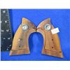 Image 2 : Smith & Wesson "K" Frame Square Butt Wood Grips with Screw