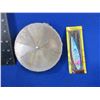 Image 1 : Vintage Lift & Turn Circular Fly/Tackle Case with Tackle