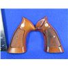 Image 1 : Smith & Wesson "K" Frame Square Butt Wood Grips with Screw