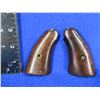 Image 1 : Smith & Wesson Victory Model Wood Grips with Screw