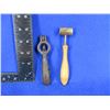 Image 1 : Vintage 12 Gauge Reloading Tool & James Dixon Brass Powder Measure