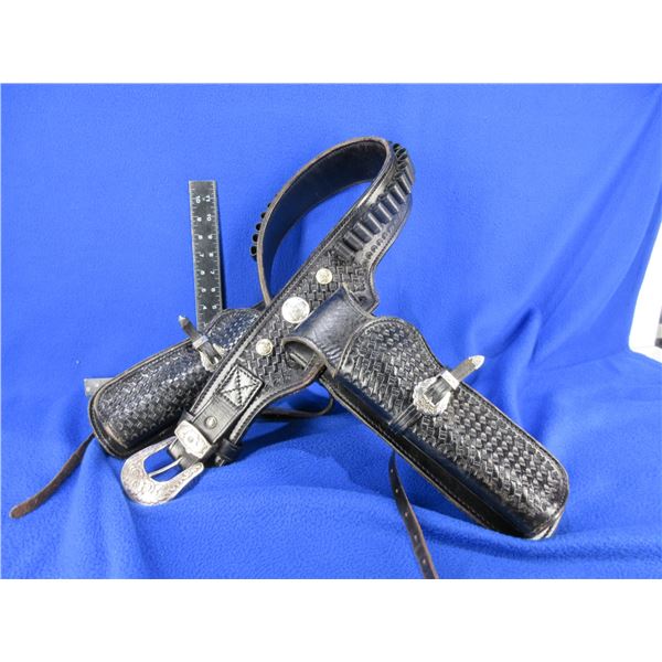 Leather Belt with 2 Holsters - Mountain View Custom Leather