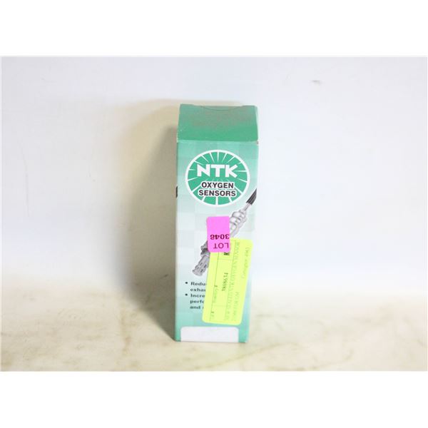 NEW SEALED NTK OXYGEN SENSOR 21066 FOR GM