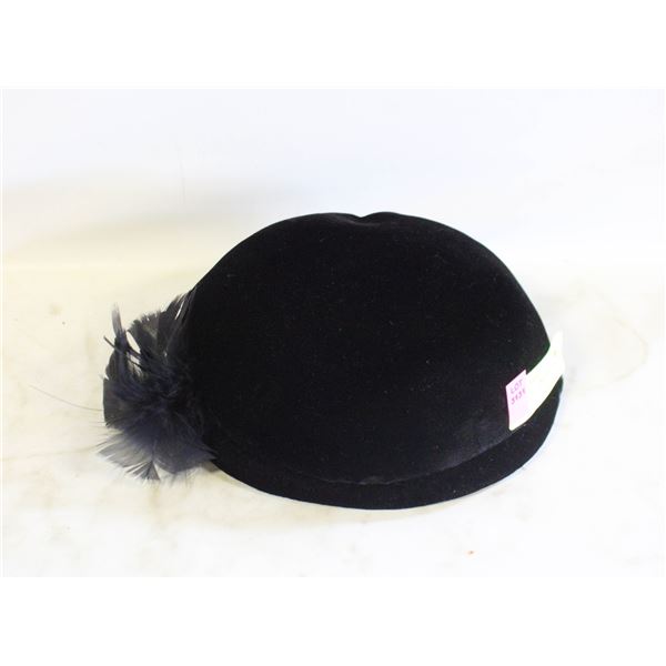 VINTAGE LADIES BLACK HAT WITH BLACK