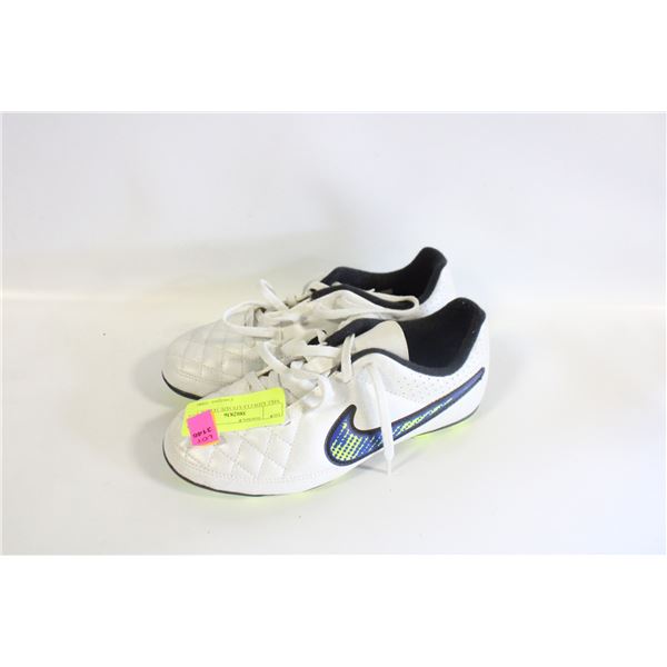 NIKE KIDS CLEATS SIZE 34/KIDS 3