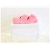 Image 1 : NEW WOMEN'S SLIPPERS 1PINK 1BLACK SZ 8