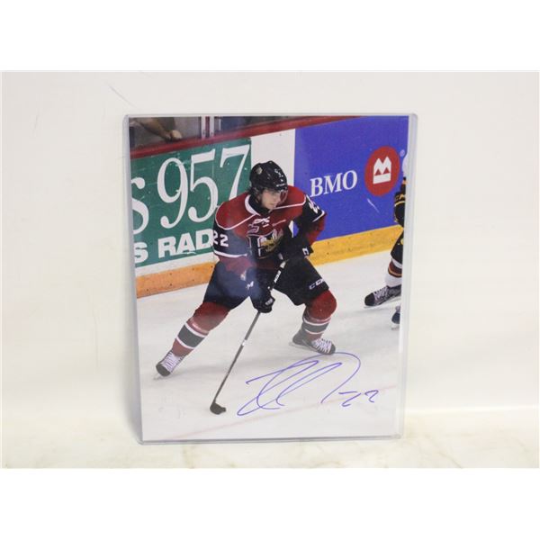 NATHAN MACKINNON 8X10 AUTOGRAPHED