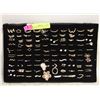 Image 1 : TRAY W/100 GOLDTONE RINGS