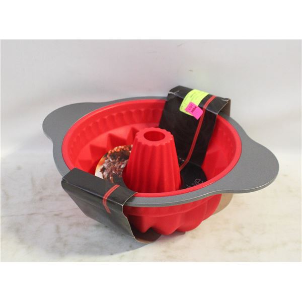 BOXIKI - BUNDT PAN - SILICONE AND METAL - NEW