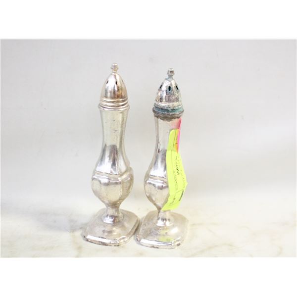 OLD BENEDICT PROCTOR SALT+PEPPER SHAKERS