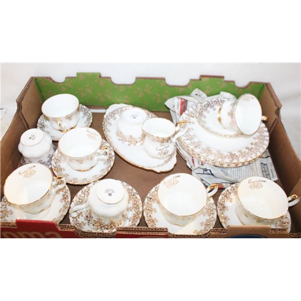 ROYAL ALBERT, 8 TEACUPS 7 SAUCERS, 7 PLATES, CREAM