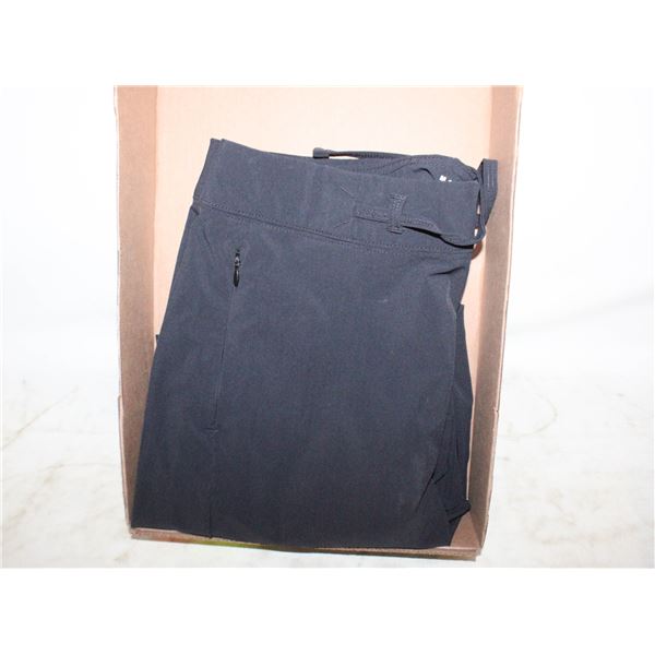 MOUNTAIN HARDWEAR CAPRI PANT- SIZE 12
