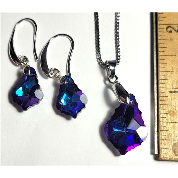 18) SET OF BAROQUE CUT IRRIDESCENT