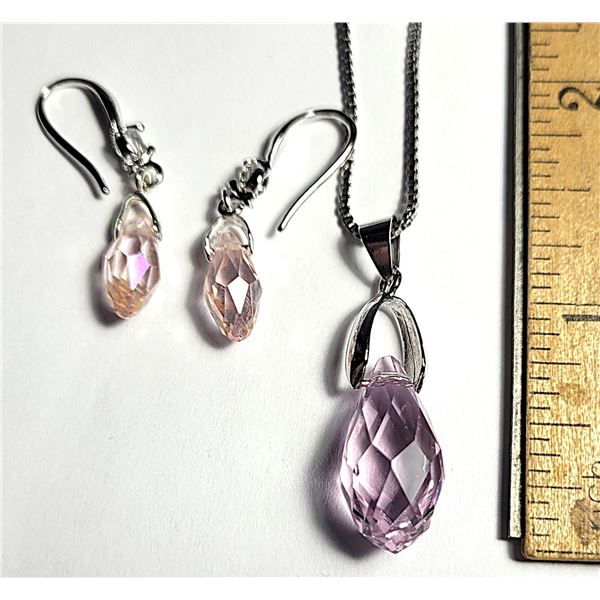 17) SET OF PALE PINK SWAROVSKI