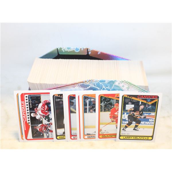 BOX OF 1991 O PEE CHEE HOCKEY CARDS